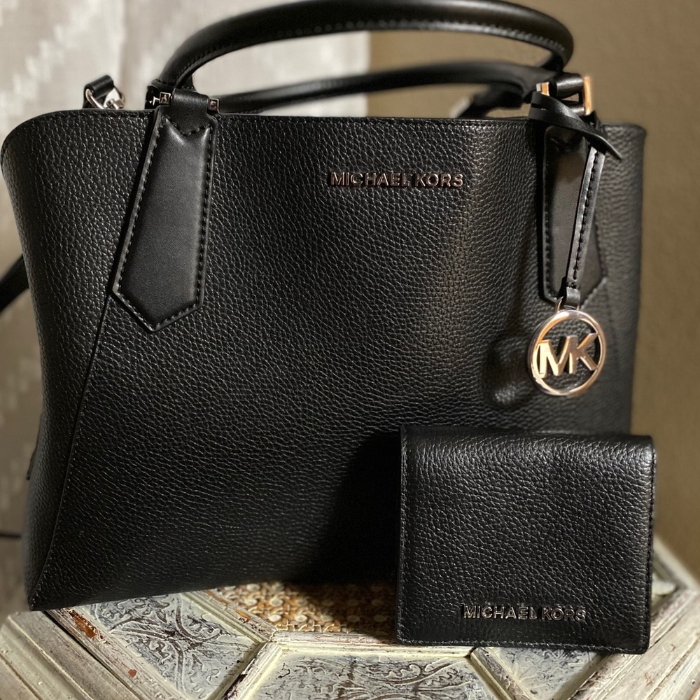 Black Michael Kors handbag with matching wallet